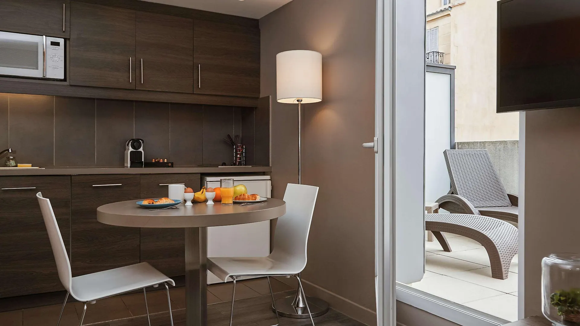 Aparthotel Adagio Marseille Vieux Port 4*,