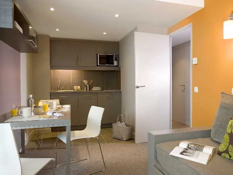 Aparthotel Adagio Marseille Vieux Port 4*,